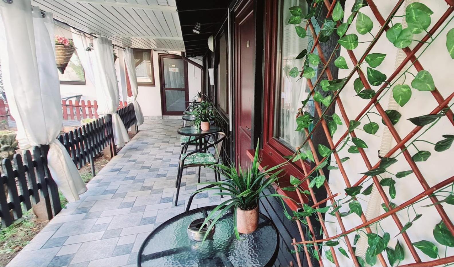 Pensiunea Red Rose Apartments Timisoara Exterior photo