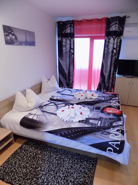 Pensiunea Red Rose Apartments Timisoara Exterior photo